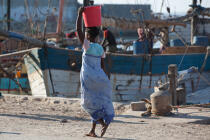 Majunga port, North West coast of Madagascar. © Philip Plisson / Plisson La Trinité / AA35843 - Photo Galleries - Old gaffer