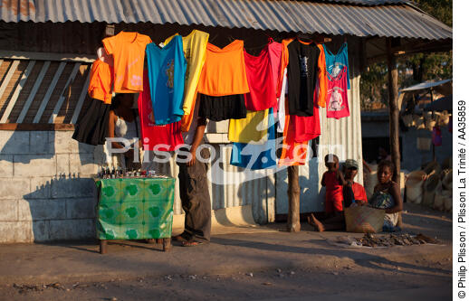 Majunga, côtes Nord Ouest de Madagascar. - © Philip Plisson / Plisson La Trinité / AA35859 - Nos reportages photos - Maison