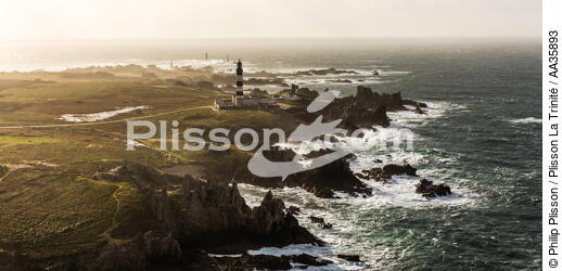 Light on Ouessant - © Philip Plisson / Plisson La Trinité / AA35893 - Photo Galleries - Lighthouse [29]