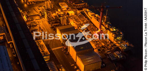 Le port de Lorient de nuit - © Philip Plisson / Plisson La Trinité / AA35917 - Nos reportages photos - Lorient