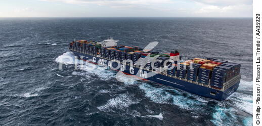 The container ship Marco Polo - © Philip Plisson / Plisson La Trinité / AA35929 - Photo Galleries - Containerships, the excess