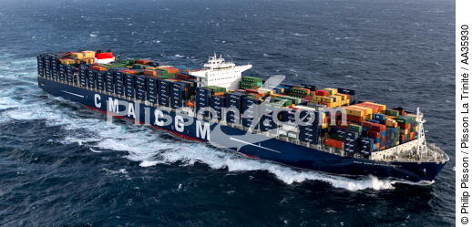 The container ship Marco Polo - © Philip Plisson / Pêcheur d’Images / AA35930 - Photo Galleries - CMA CGM Marco Polo