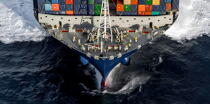 Le porte conteneur Marco Polo © Philip Plisson / Plisson La Trinité / AA35933 - Nos reportages photos - Transport maritime