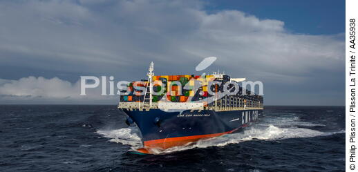 The container ship Marco Polo - © Philip Plisson / Plisson La Trinité / AA35938 - Photo Galleries - Finistère