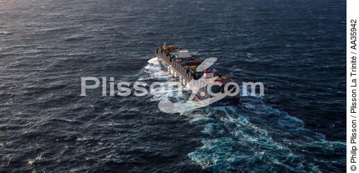 The container ship Marco Polo - © Philip Plisson / Plisson La Trinité / AA35942 - Photo Galleries - The Ouessant Shipping Lane