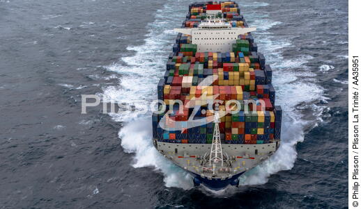 The container door Marco Polo - © Philip Plisson / Plisson La Trinité / AA35951 - Photo Galleries - Maritime transport