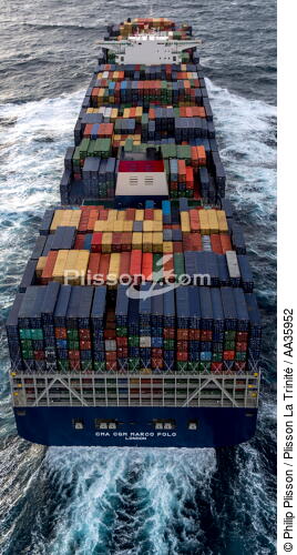 The container door Marco Polo - © Philip Plisson / Plisson La Trinité / AA35952 - Photo Galleries - CMA CGM Marco Polo