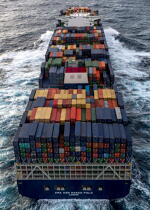 The container door Marco Polo © Philip Plisson / Plisson La Trinité / AA35954 - Photo Galleries - Containerships, the excess