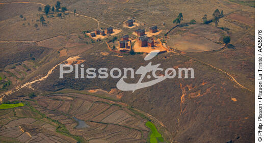 Madagascar - © Philip Plisson / Plisson La Trinité / AA35976 - Photo Galleries - Construction/Building