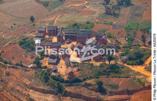 Madagascar - © Philip Plisson / Plisson La Trinité / AA35979 - Photo Galleries - Construction/Building