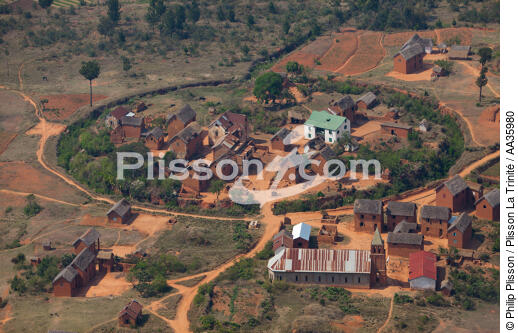 Madagascar - © Philip Plisson / Plisson La Trinité / AA35980 - Nos reportages photos - Maison