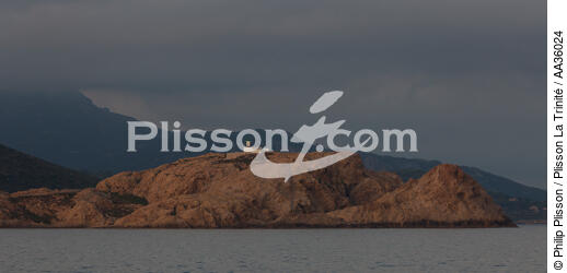 Ile Rousse, Corsica - © Philip Plisson / Plisson La Trinité / AA36024 - Photo Galleries - Lighthouse