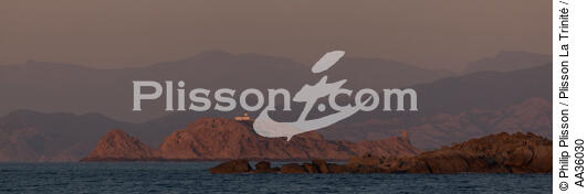 Ile Rousse, Corsica - © Philip Plisson / Plisson La Trinité / AA36030 - Photo Galleries - Lighthouse