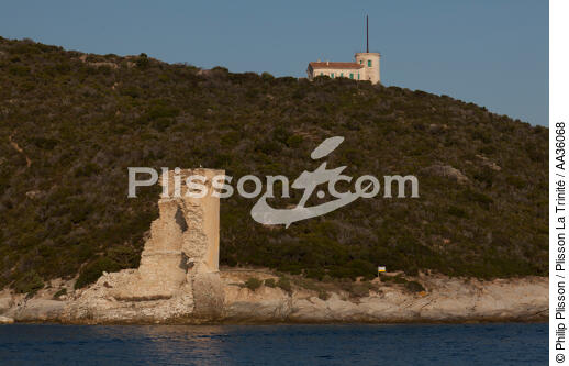  - © Philip Plisson / Plisson La Trinité / AA36068 - Photo Galleries - Town [Corsica]
