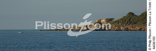 La côte Corse entre Bastia et Solenzara - © Philip Plisson / Plisson La Trinité / AA36193 - Nos reportages photos - Corse