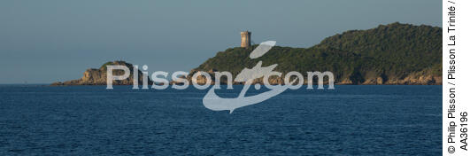 Corsica South East - © Philip Plisson / Plisson La Trinité / AA36196 - Photo Galleries - Construction/Building