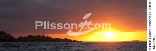 Lavezzi island,Corsica - © Philip Plisson / Plisson La Trinité / AA36286 - Photo Galleries - Sun
