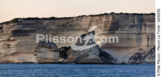 Bonifacio, Corse - © Philip Plisson / Plisson La Trinité / AA36292 - Nos reportages photos - La France vue de la mer
