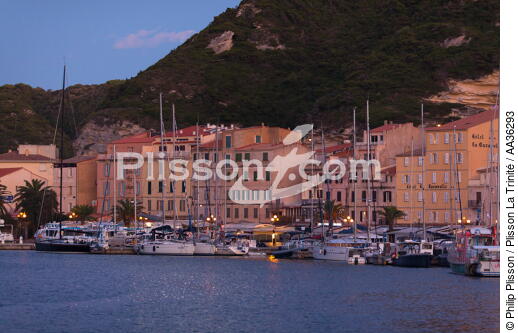 Bonifacio,Corsica - © Philip Plisson / Plisson La Trinité / AA36293 - Photo Galleries - Bonifacio