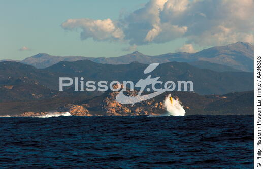 Corsica - © Philip Plisson / Plisson La Trinité / AA36303 - Photo Galleries - From Lavezzi islands to Poticcio