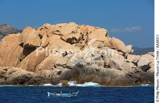 Corse - © Philip Plisson / Plisson La Trinité / AA36311 - Nos reportages photos - Des îles Lavezzi à Poticcio