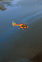 Hélicoptère de la sécurité civile en baie du Mont Saint-Michel © Philip Plisson / Pêcheur d’Images / AA36339 - Nos reportages photos - Manche [La]