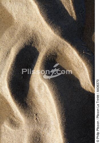 On the sand - © Philip Plisson / Plisson La Trinité / AA36370 - Photo Galleries - Geomorphology