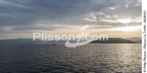 Corse - © Philip Plisson / Plisson La Trinité / AA36401 - Nos reportages photos - D'Ajaccio à la pointe de la Revellata