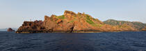 La réserve naturelle de la presqu'île de Scandola, Corse © Philip Plisson / Plisson La Trinité / AA36419 - Nos reportages photos - La France vue de la mer