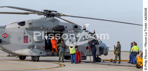 La flottille 33F - © Philip Plisson / Plisson La Trinité / AA36548 - Photo Galleries - Military helicopter