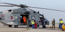 La flottille 33F © Philip Plisson / Plisson La Trinité / AA36548 - Nos reportages photos - Hélicoptère militaire