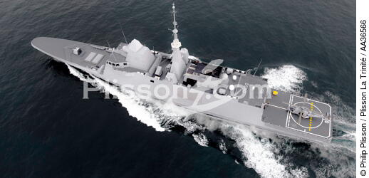 La flottille 33F - © Philip Plisson / Plisson La Trinité / AA36566 - Nos reportages photos - Hélicoptère militaire