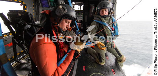 La flottille 33F - © Philip Plisson / Plisson La Trinité / AA36572 - Photo Galleries - Military helicopter