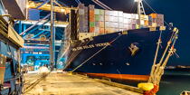 CMA CGM Jules Verne © Philip Plisson / Plisson La Trinité / AA36659 - Nos reportages photos - Transport maritime