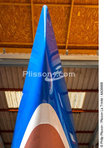 Restauration du 12 mètres JI France au chantier naval de Vilaine à Arzal. - © Philip Plisson / Plisson La Trinité / AA36668 - Nos reportages photos - America's Cup