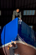 Restauration du 12 mètres JI France au chantier naval de Vilaine à Arzal. © Philip Plisson / Plisson La Trinité / AA36673 - Nos reportages photos - Jauge internationale