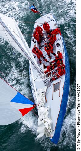 Le 12 mètres JI France en baie de Quiberon - © Philip Plisson / Plisson La Trinité / AA36707 - Nos reportages photos - Vue aérienne