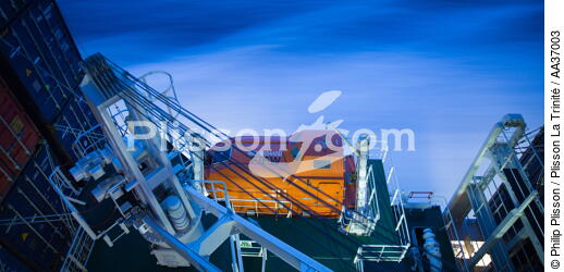 CMA CGM Jules Verne - © Philip Plisson / Plisson La Trinité / AA37003 - Photo Galleries - Containership