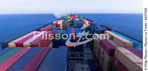 CMA CGM Jules Verne - © Philip Plisson / Plisson La Trinité / AA37005 - Nos reportages photos - Transport maritime