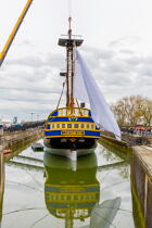 La pose de la mâture de l'Hermione à rochefort © Philip Plisson / Plisson La Trinité / AA37027 - Nos reportages photos - Elément d'un bateau