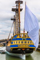 La pose de la mâture de l'Hermione à rochefort © Philip Plisson / Plisson La Trinité / AA37032 - Nos reportages photos - Elément d'un bateau