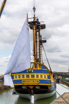 The installation of the masts of the Hermione, Rochefort © Philip Plisson / Plisson La Trinité / AA37033 - Photo Galleries - Monohull
