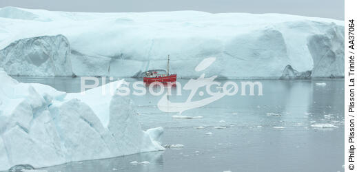 Late summer on the west coast of Greenland [AT] - © Philip Plisson / Plisson La Trinité / AA37064 - Photo Galleries - Iceberg