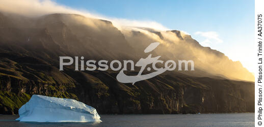 Fin d'été sur la côte ouest du Groenland - © Philip Plisson / Plisson La Trinité / AA37075 - Nos reportages photos - Iceberg