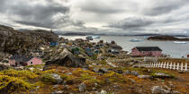 Late summer on the west coast of Greenland [AT] © Philip Plisson / Pêcheur d’Images / AA37082 - Photo Galleries - Village