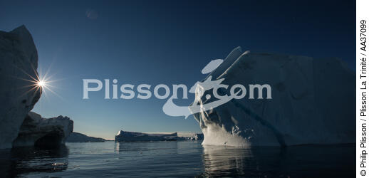 Late summer on the west coast of Greenland [AT] - © Philip Plisson / Plisson La Trinité / AA37099 - Photo Galleries - Iceberg