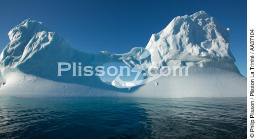 Late summer on the west coast of Greenland [AT] - © Philip Plisson / Plisson La Trinité / AA37104 - Photo Galleries - Iceberg