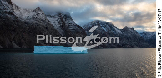 Fin d'été sur la côte ouest du Canada - © Philip Plisson / Plisson La Trinité / AA37117 - Nos reportages photos - Iceberg