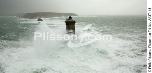 Petra stormon la Vieille lighthouse - © Philip Plisson / Plisson La Trinité / AA37148 - Photo Galleries - Vieille [The]