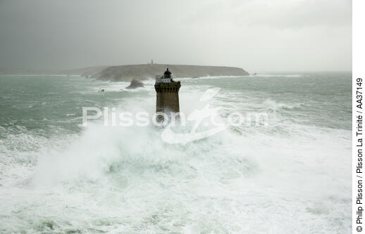 Petra stormon la Vieille lighthouse - © Philip Plisson / Plisson La Trinité / AA37149 - Photo Galleries - Weather